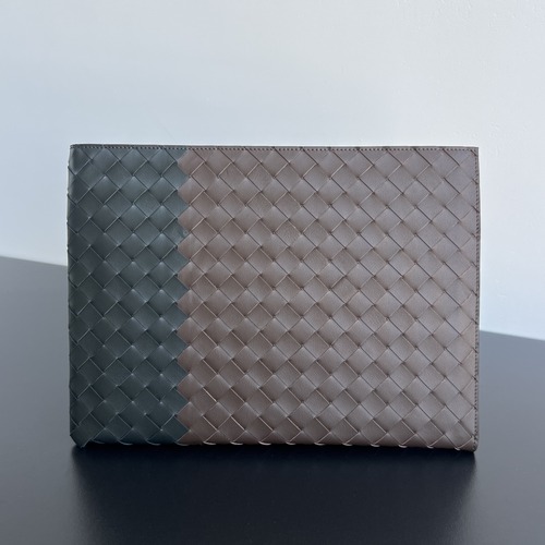 Bottega Veneta Intrecciato Document Case with Wristlet 보테가 베네타 인트레치아토 도큐먼트 케이스 732638V2E418803 블랙/브라운 33cm