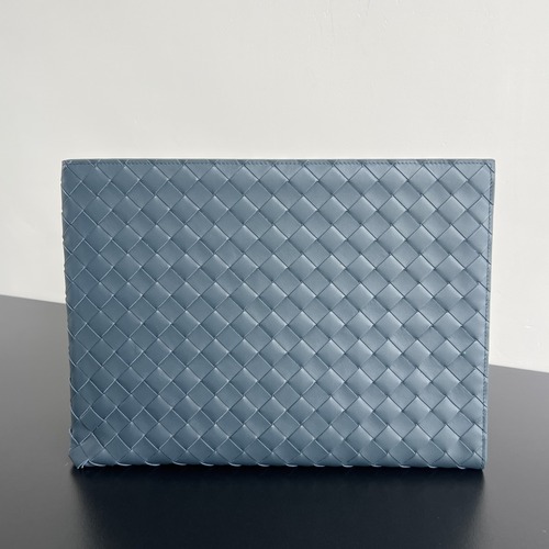 Bottega Veneta Intrecciato Document Case with Wristlet 보테가 베네타 인트레치아토 도큐먼트 케이스 732638V2E418803 블루그레이 33cm
