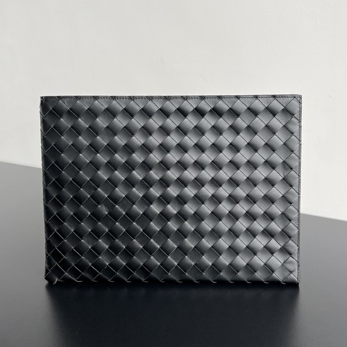 Bottega Veneta Intrecciato Document Case with Wristlet 보테가 베네타 인트레치아토 도큐먼트 케이스 732638V2E418803 블랙/그린 33cm