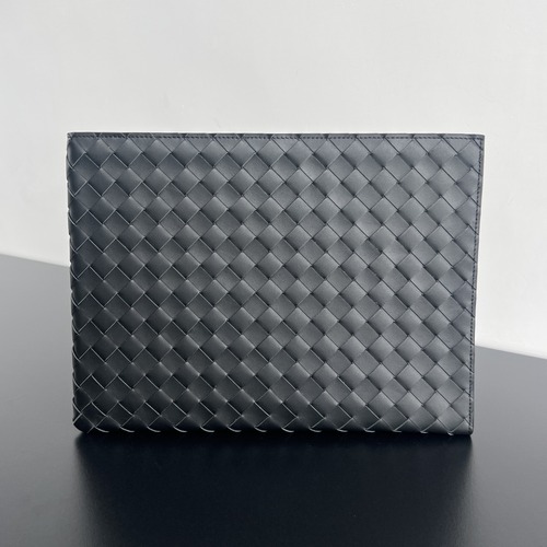 Bottega Veneta Intrecciato Document Case with Wristlet 보테가 베네타 인트레치아토 도큐먼트 케이스 732638V2E418803 매트블랙 33cm