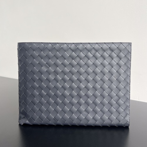 Bottega Veneta Intrecciato Document Case with Wristlet 보테가 베네타 인트레치아토 도큐먼트 케이스 732638V2E418803 스모그그레이/민트 33cm