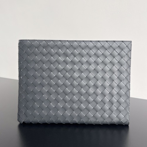 Bottega Veneta Intrecciato Document Case with Wristlet 보테가 베네타 인트레치아토 도큐먼트 케이스 732638V2E418803 스모그그레이/코발트 33cm