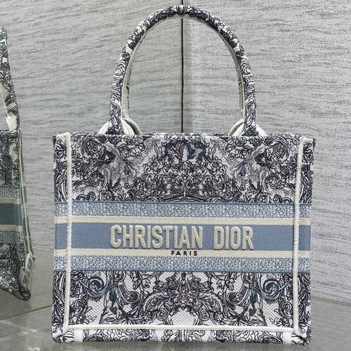 Dior Book Tote Small Embroidered Toile 디올 북 토트 스몰 트왈 드 주이 스카이블루 자수 토트백 26cm