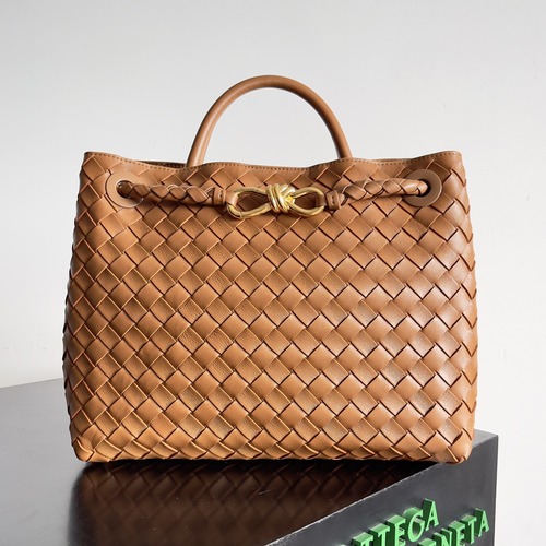 BOTTEGA VENETA Andiamo Medium Intrecciato 보테가 베네타 안디아모 미디엄 인트레치아토 탑핸들백 766016VCPP12265 오렌지브라운 금장 32cm
