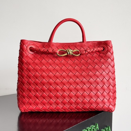 BOTTEGA VENETA Andiamo Medium Intrecciato 보테가 베네타 안디아모 미디엄 인트레치아토 탑핸들백 766016VCPP12265 체리레드 금장 32cm