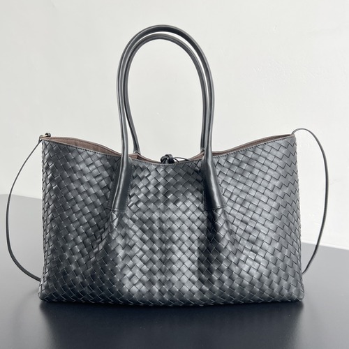 BOTTEGA VENETA Large Pinacoteca Intrecciato 보테가 베네타 라지 피나코테카 인트레치아토 리버서블 토트백 817166V5AG12363 차콜 그레이(양면) 43cm