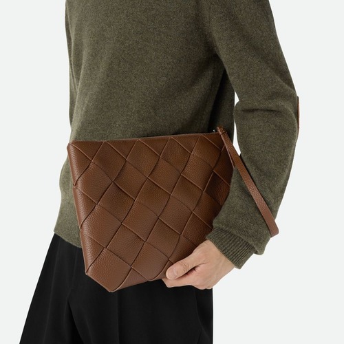 Bottega Veneta Intrecciato Small Zip Pouch 보테가 베네타 인트레치아토 스몰 집 파우치 브라운 33cm