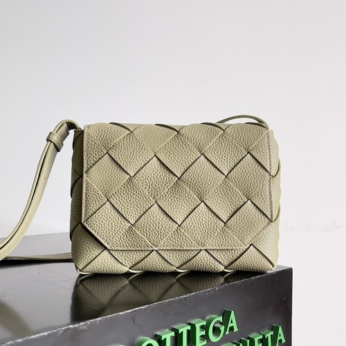 Bottega Veneta Diago Intreccio Smooth Leather Cross-body Bag 보테가 베네타 디아고 인트레치오 스무스 레더 크로스백 라임카키 22.5cm