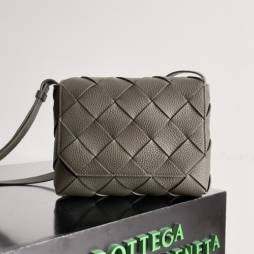 Bottega Veneta Diago Intreccio Smooth Leather Cross-body Bag 보테가 베네타 디아고 인트레치오 스무스 레더 크로스백 올르브그레이 22.5cm
