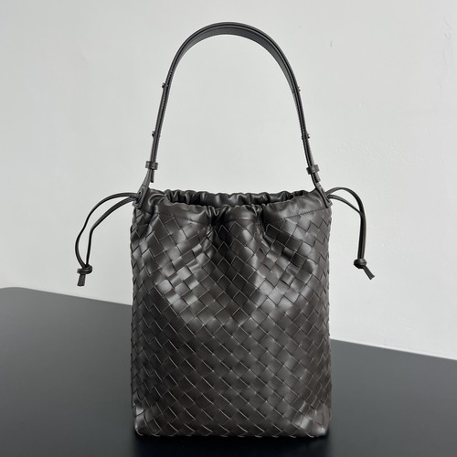 Bottega Veneta Intrecciato Biblioteca Bucket 보테가 베네타 인트레치아토 비블리오테카 버킷 다크브라운 33cm