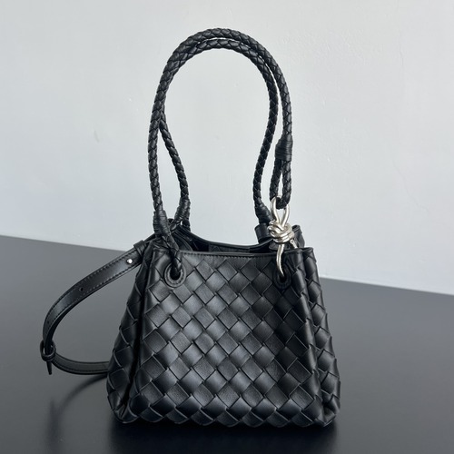 Bottega Veneta Andiamo Intrecciato Parachute Small 보테가 베네타 안디아모 인트레치아토 파라슈트 스몰 블랙 21cm