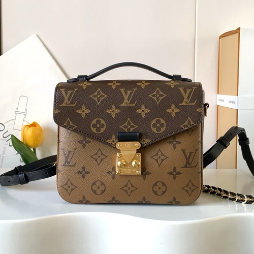 Louis Vuitton Pochette Métis Backpack 루이비통 포쉐트 메티스 백팩 M11941 모노그램 & 모노그램 리버스 코팅 캔버스 브라운 20cm
