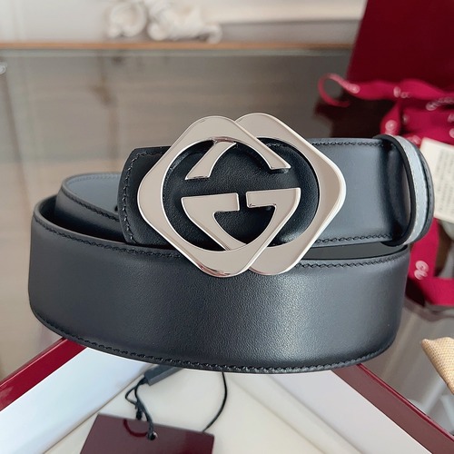GUCCI Interlocking G Reversible 구찌 인터로킹 G 리버서블 레더 벨트 블랙/블루 은장 4cm