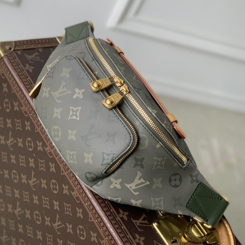 Louis Vuitton 루이비통 러쉬 범백 모노그램 서플러스 벨트백 M26933 30cm