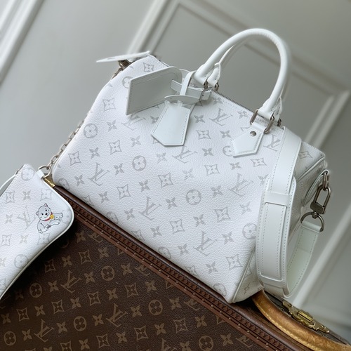 Louis Vuitton 루이비통 스피디 P9 반둘리에 30 모노그램 모티프 화이트 M27144 32cm