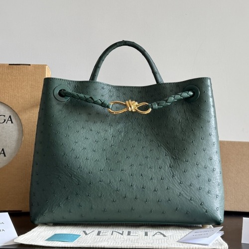 Bottega Veneta Andiamo Medium Ostrich Leather Top Handle Bag 보테가 베네타 안디아모 미디엄 오스트리치 레더 탑 핸들 백 그린 32cm
