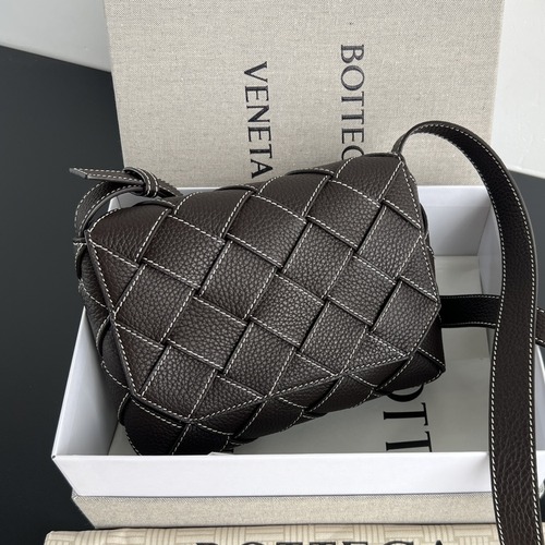 Bottega Veneta Diago Intrecciato Crossbody Bag 보테가 베네타 디아고 인트레치아토 크로스바디 백 브라운 화이트스티치 32cm