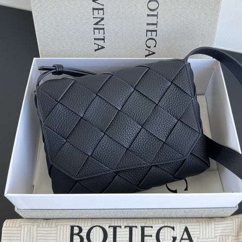 Bottega Veneta Diago Intrecciato Crossbody Bag 보테가 베네타 디아고 인트레치아토 크로스바디 백 블랙 32cm