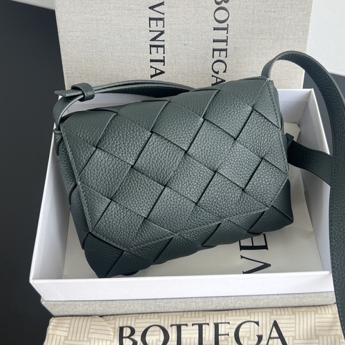 Bottega Veneta Diago Intrecciato Crossbody Bag 보테가 베네타 디아고 인트레치아토 크로스바디 백 디크그린 32cm