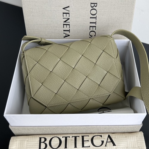 Bottega Veneta Diago Intrecciato Crossbody Bag 보테가 베네타 디아고 인트레치아토 크로스바디 백 라이트카키 32cm
