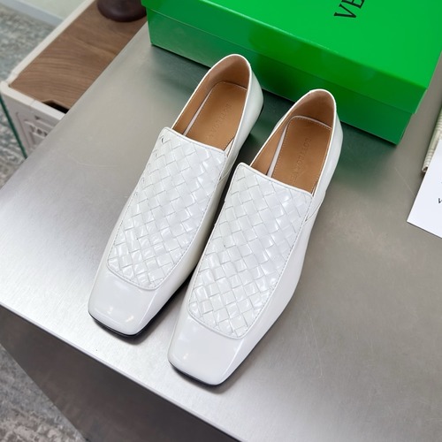 Bottega Veneta Intrecciato Mid-Heel Loafer 보테가 베네타 인트레치아토 미들힐 로퍼 화이트