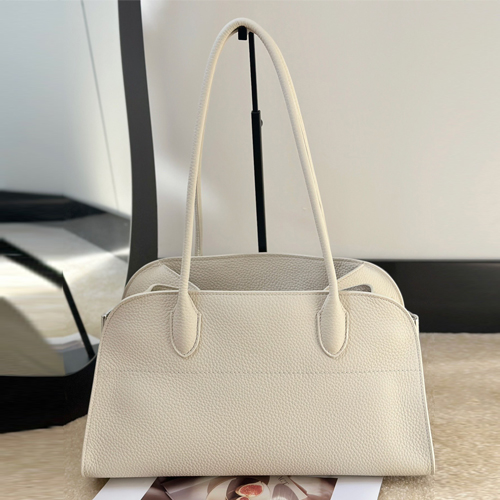 The Row Margaux Shoulder 12 in Camel Grained Calfskin 더 로우 마고 숄더 12 화이트 그레인 카프스킨 37cm