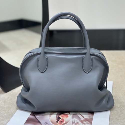 The Row Agnes Bowling Bag in Grey Smooth Calfskin 더 로우 아그네스 보울링백 그레이 스무스 카프스킨  30cm