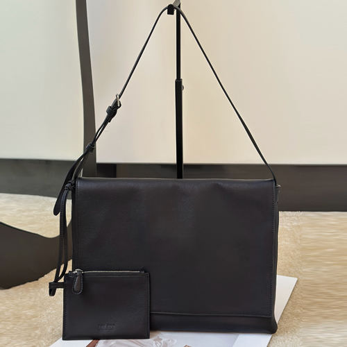 The Row Nan Shoulder Bag in Black Smooth Calfskin 더 로우 난 숄더백 블랙 스무스 카프스킨 30.5cm