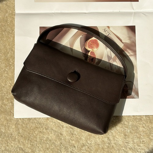 The Row Sally Mini Flap Bag in Dark Brown Smooth Calfskin 더 로우 샐리 미니 플랩백 다크 브라운 스무스 카프스킨19.5cm