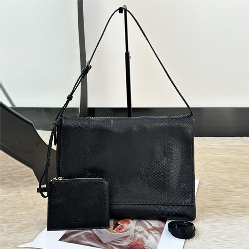 The Row Nan Shoulder Bag in Natural Grain Leather 더로우 낸 숄더백 내추럴 그레인 레더 32cm