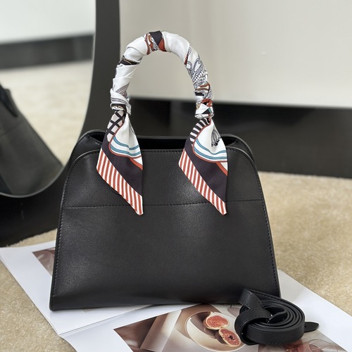 THE ROW Margaux 10 Leather Top Handle Bag 더 로우 마고 10 가죽 토트백 블랙 25cm