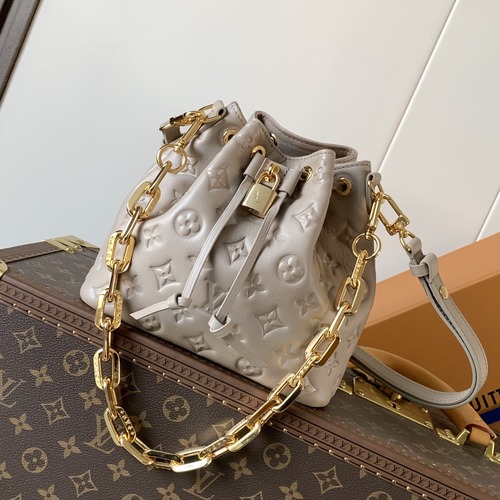 Louis Vuitton Coussin Bucket Monogram 루이비통 쿠생 버킷 모노그램 엠보스드 가죽 숄더백 M26530 20cm