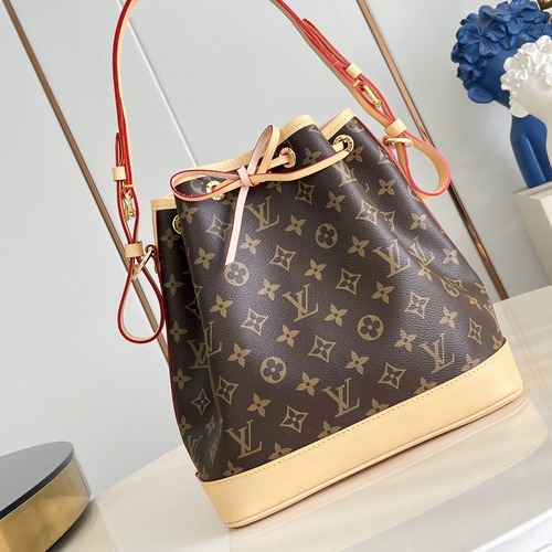 Louis Vuitton 루이비통 Petit Noé 쁘띠 노에 버킷백 모노그램 캔버스 M46984 27cm