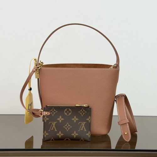 Louis Vuitton Low Key All In BB Grained Calfskin Leather M14416 루이비통 로우 키 올 인 BB 그레인 카프스킨 레더 버킷백 16cm