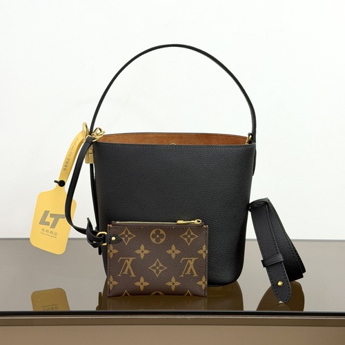 Louis Vuitton Low Key All In BB Grained Calfskin Leather M25543 루이비통 로우 키 올 인 BB 그레인 카프스킨 레더 버킷백 블랙 16cm