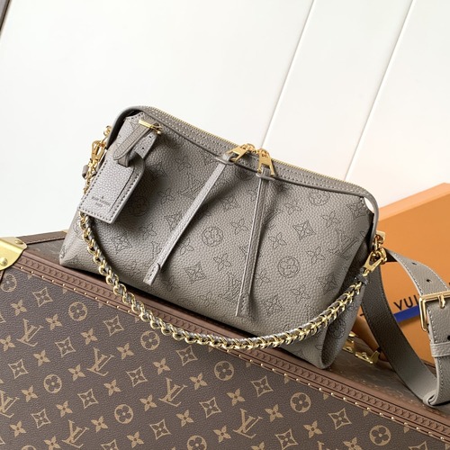 Louis Vuitton Hand It All PM 루이비통 핸드 잇 올 PM 퍼포레이티드 모노그램 레더 M25904 29cm
