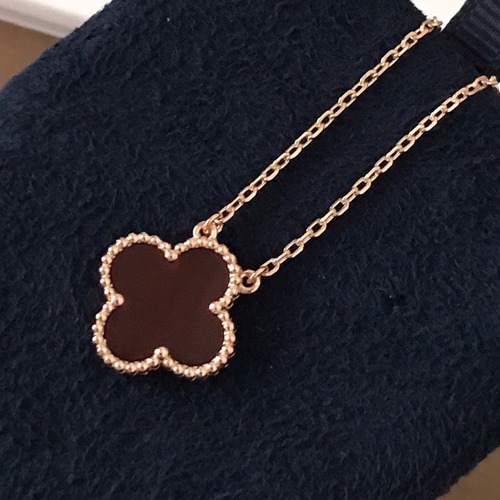 Van Cleef & Arpels Vintage Alhambra Pendant Necklace 반클리프 아펠 빈티지 알함브라 펜던트 네크리스 카닐리언 18K 옐로우 골드