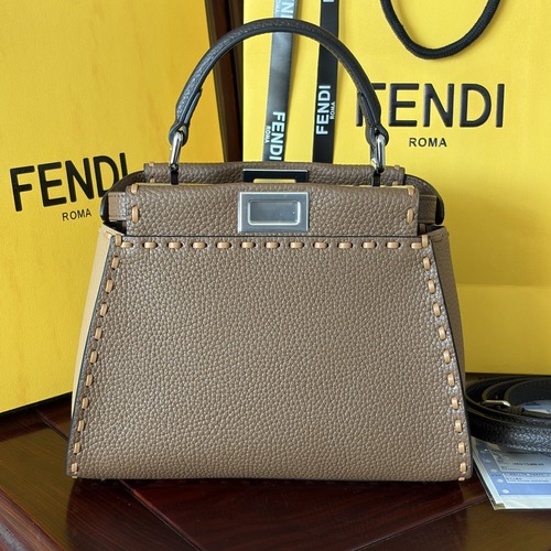 Fendi Peekaboo Mini Selleria Grained Calfskin 펜디 피카부 미니 셀레리아 그레인드 카프스킨 토트백 브라운 23cm