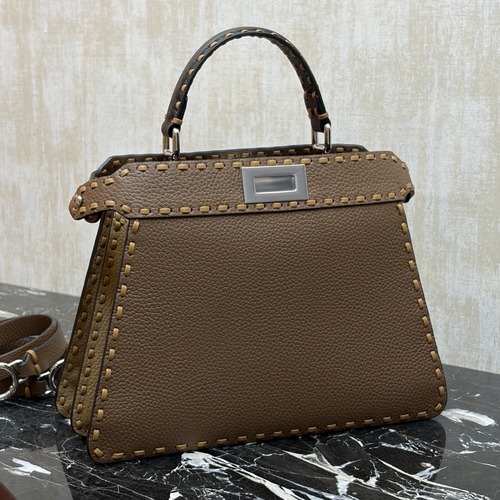 Fendi Peekaboo ISeeU Medium Pebbled Calfskin 펜디 피카부 아이씨유 미디엄 페블드 카프스킨 백 브라운 27cm