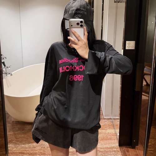 Acne Studios Stockholm 1996 Flocked Logo Long Sleeve T-Shirt 에크네 스튜디오 스톡홀름 1996 플록 로고 롱슬리브 블랙 티셔츠