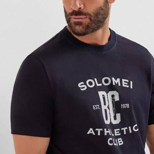 Brunello Cucinelli “Solomeo BC” Logo Print Cotton T-Shirt 브루넬로 쿠치넬리 솔로메오 BC 로고 프린트 코튼 티셔츠 다크 네이비