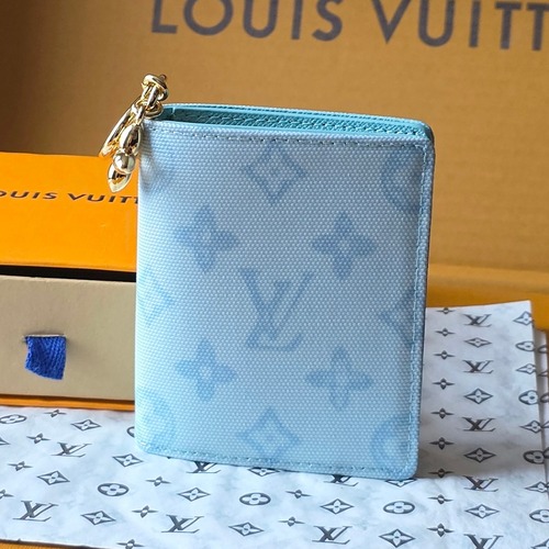 Louis Vuitton Victorine Wallet 루이비통 빅토린 지갑 모노그램 캔버스 M27680 스카이블루 12cm