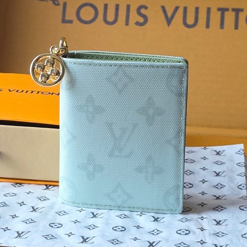 Louis Vuitton Victorine Wallet 루이비통 빅토린 지갑 모노그램 캔버스 M27680 파스텔그린 12cm