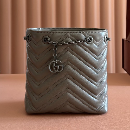 Gucci GG Marmont Quilted Nappa Bucket Bag 856404 구찌 GG 마몽 퀼팅 나파 버킷백 그레이 17cm