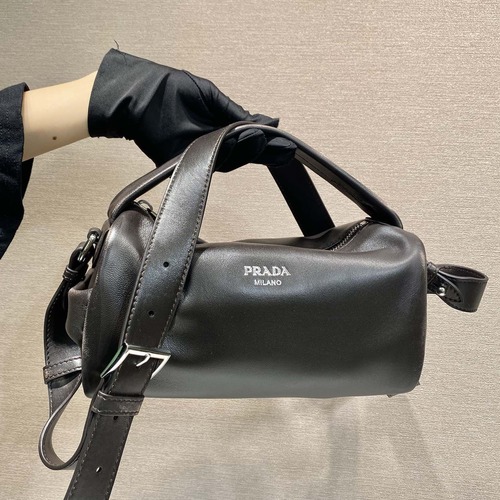 Fendi Distressed Leather Boston Bag 2VH188 24cm 펜디 디스트레스드 가죽 보스턴백 2VH188 24cm