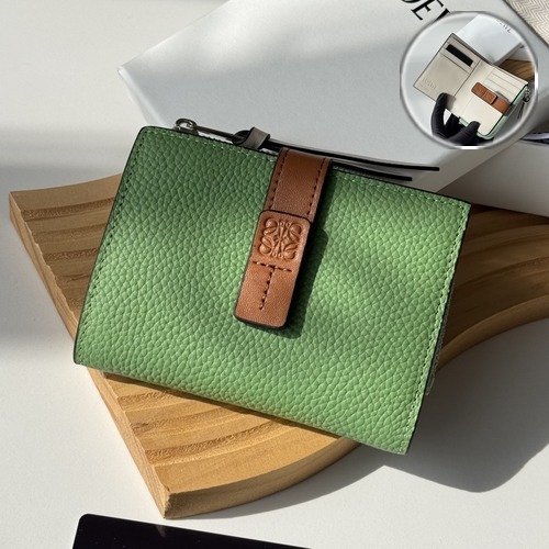 LOEWE Vertical Wallet Grained Calfskin Black L1112 로에베 버티컬 지퍼 반지갑 그레인 카프스킨 그린 L1112 12cm