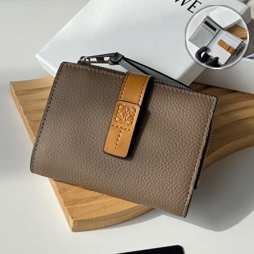 LOEWE Vertical Wallet Grained Calfskin Black L1112 로에베 버티컬 지퍼 반지갑 그레인 카프스킨 아이보리 L1112 12cm