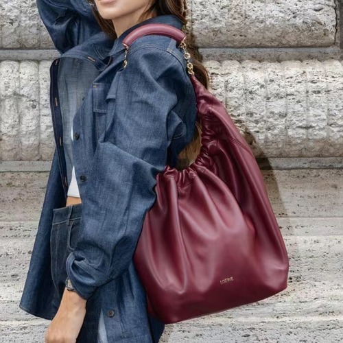 Loewe Squeeze Anagram Napa Leather Top Handle Bag 로에베 스퀴즈 아나그램 나파 레더 토트백 버건디 34cm