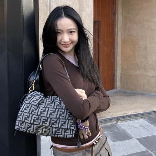 FENDI Mamma Baguette FF Logo Jacquard 8677AL 펜디 맘마 바게트 FF 로고 자카드 숄더백 26cm