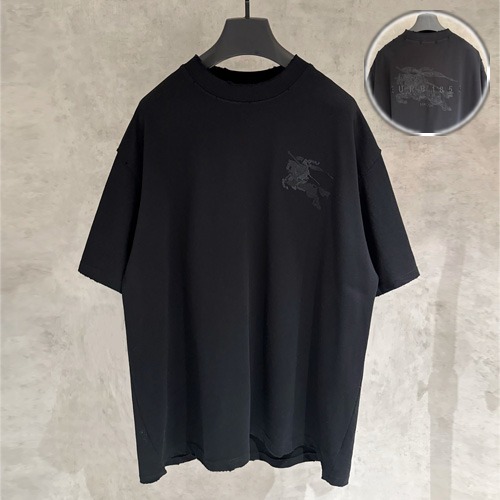 BURBERRY 버버리 톤온톤 엠보스 로고 반팔 티셔츠 블랙  (340g 헤비웨이트 코튼)